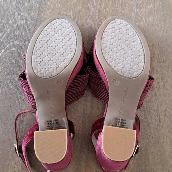 Kelly & Katie Heather Sandals - Color: Tawny Port - Size: 7.5 - Picture 8 of 9